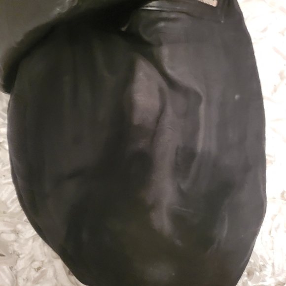 Authentic black Leather Gucci bag. - Picture 6 of 9